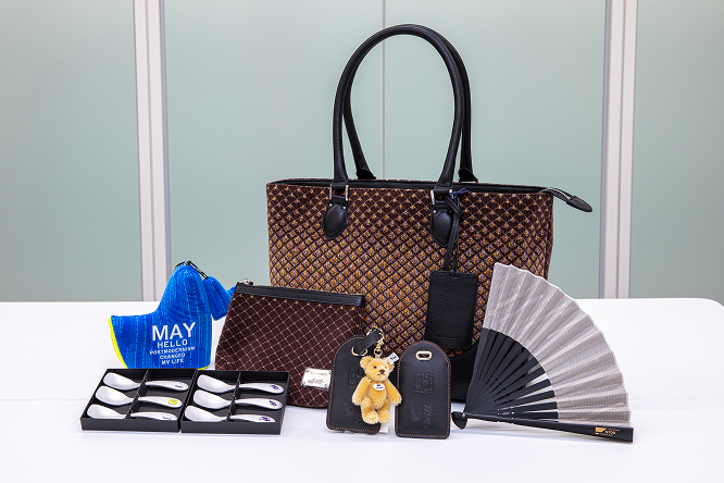 ジェイアール東海商事の写真がはたらく様子